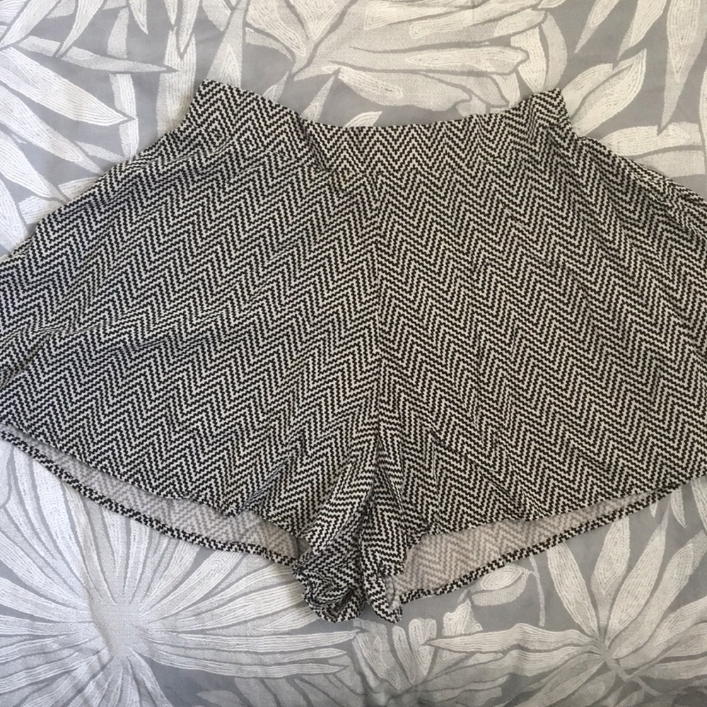 F21 flowy shorts